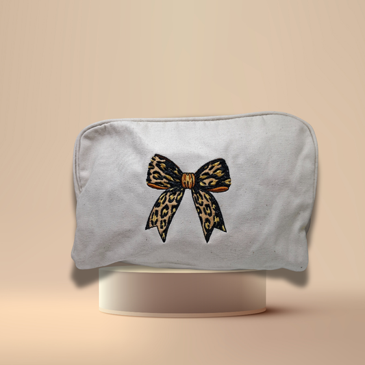 Trousse de toilette brodée noeud léopard